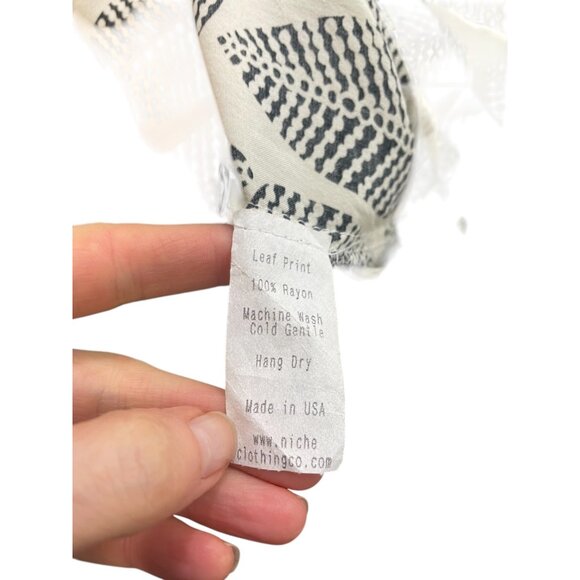 Black & White Leaf Print Button-Down Tunic Top With Asymmetrical Hemline & 3/4 S - Picture 10 of 10